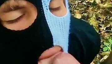 Twinks with Big Dicks Fuck During Breaks in the Park Without Condoms Until They Cum