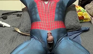 Fat Spider Draws by Drawing in the Red Center