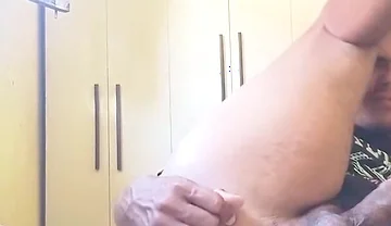 Hot Young Guy, Get a Clue