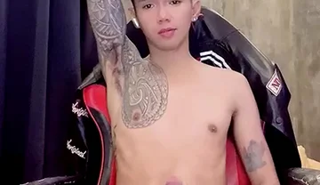 Horny Filipino Inked Twink Jerking off