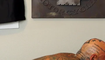 Bareback Massage N Fuck with Johnny the Bear 3