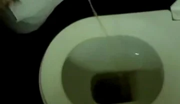 Amateur Boys Peeing Together