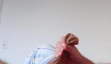 Towel-and-pantyhose-condom Masturbation Method