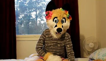 Oliver Pawing. First Murrsuit Video I Have Ever Made