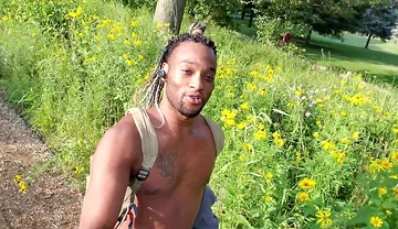 Kenniejai Walks Nude by the River in Chicago and Gets Caught
