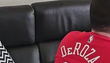 Random Hetero Married Guy at the Park Accepts My Offer and Tries His First Gay Blowjob at His Lunch
