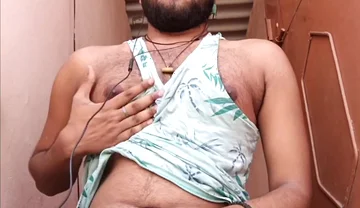 A Hot Bhabhi Has Working in Kitchen Has Grab by a Horny Man and Ismaatdeva Has Fully Feel That Orgasm