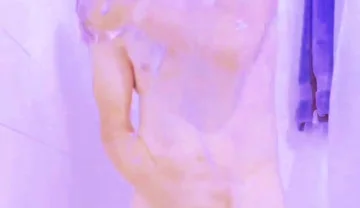 Kris Reelz- Takes a Perverted Shower