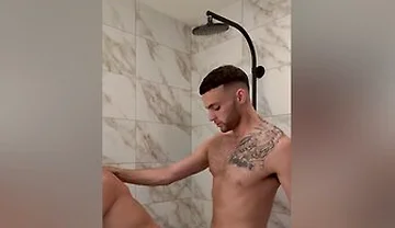 Chrispapixl Pounded His Bf Amirpounding In The Shower