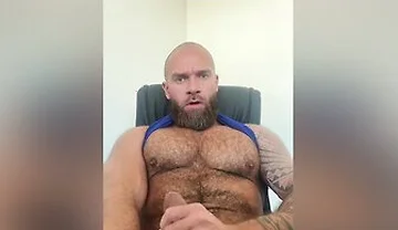 Big Muscle Bear Jerking And