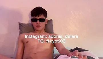 Finingger Ko Si Keanu Habang Jinajakol Sya, Sarap Daw Tangina