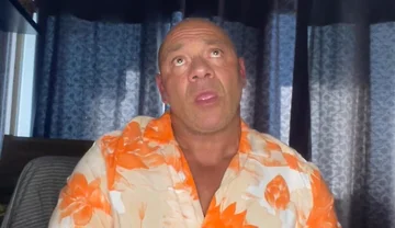 Mrguru Sexy Bodybuilder Wank at Home