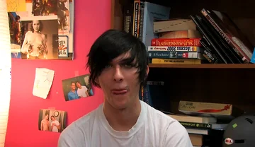 Sexy Twink Aidan Chase Gives an Interview