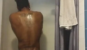 Boundless Bath Meets Raging Deepthroat Scream