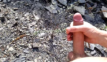 A Good Cumshot on the Mount of Big Fat Dick, the Guy Wants to Suck It!