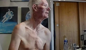 Live Chat and Cum-show