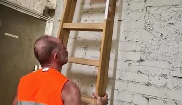 Very Hairy Builder