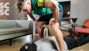 British Master feet and spitting