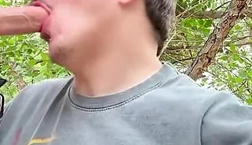 Quick Outdoor Blowjob