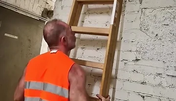 Very Hairy Builder