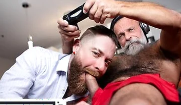 Men - Stepdaddy Cakes Sucks His Boyfriend Stepdaddy Johns Dick While He Is Gaming, Then Takes A Ride