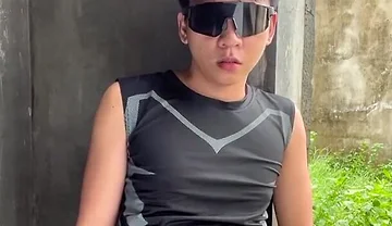 I Need Someone to Touch My Sexy Body