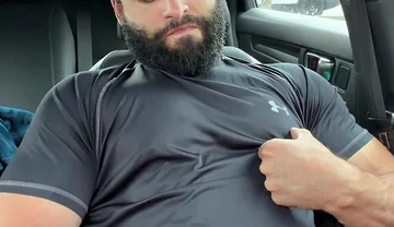 Muscle Cub in the Car