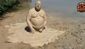 Mudbath in Creamy, Light Mud - Like Vanilla Pudding
