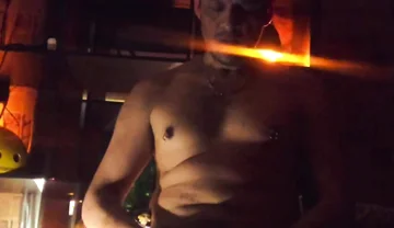 Misterfreak25 Jerks off in Front of His Roommates.