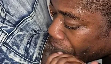 Relaxed up-close Jeans Throat Service