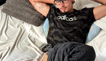 A Hetero's First Handjob with His Best Friend Watching Gay Porn
