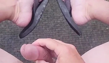 Cumming in Flip Flops Outside