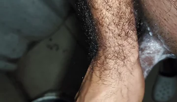 Jerk Man Jerks off in the Bathroom Without Scrubbing His Body with Soap