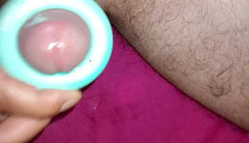 Look at the Handsome Man's Shoots Cum