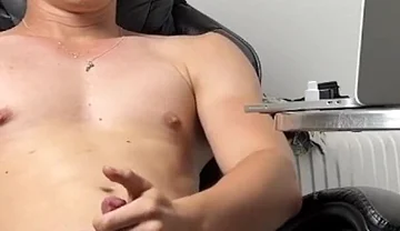 I Masturbate in Line and I Get Very Hard I Give Precum