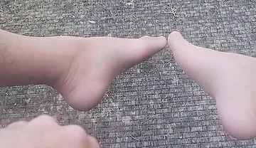Cumming Hard Outdoors in Nylons