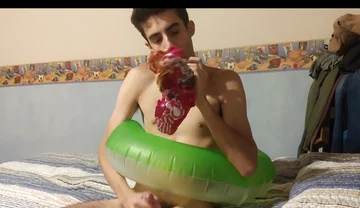 Blowing up and Surrounding by Many Inflatable Swimrings!