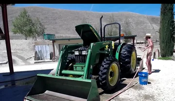 Tractor Chaturbate Show