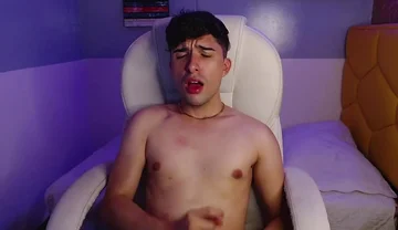 Watching Porn While Masturbating and Cumming