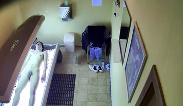 Czech Gay Solarium 43 Muscled Stud Gets Caught in the Act