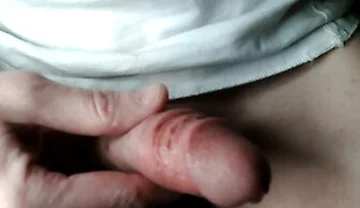 Amateur Urethral Insertions While Watching Porn