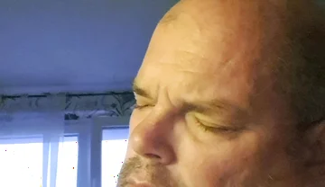 Dildo Fuck Demonstration of the Slut in the Morning