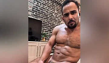 Bodybuilder Benji Bastian Strokes Thick Cock