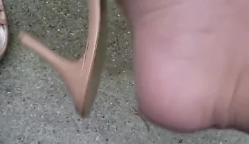 Cumming on Feet Outside