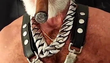 Gar Lighting While Stretching Balls and Clamping Nips
