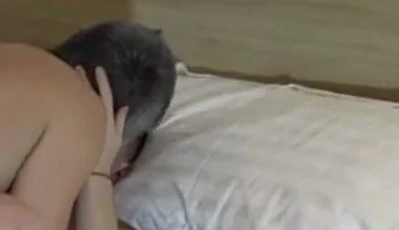 Fucked in Th Bed by His Froien From London