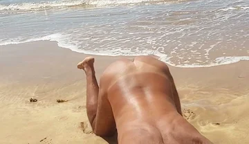 Ladysilva Femboy on the Beach Naked with Her Tanned Ass with Sexy Mark