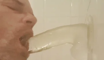 Sucking Round in the Bathroom