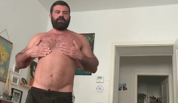 Delivery Guy Demands a 5-star Review