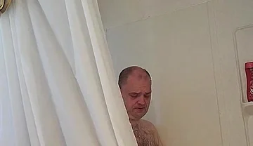 Who Wants to Take a Live Shower with Me